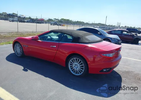 2011 Maserati Granturismo z USA, uszkodzony, nr VIN ZAM45KMA8B0055148